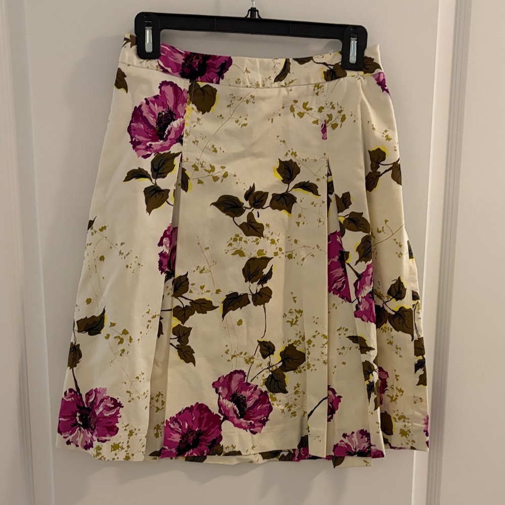 Banana Republic Cream Skirt with Pink Floral Design